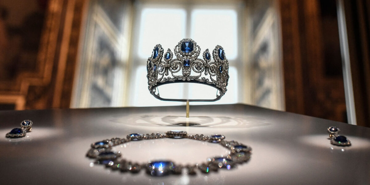 Louvre Heist: Police Hunt Thieves After ‘Priceless’ Jewellery Stolen in Bold Daylight Raid