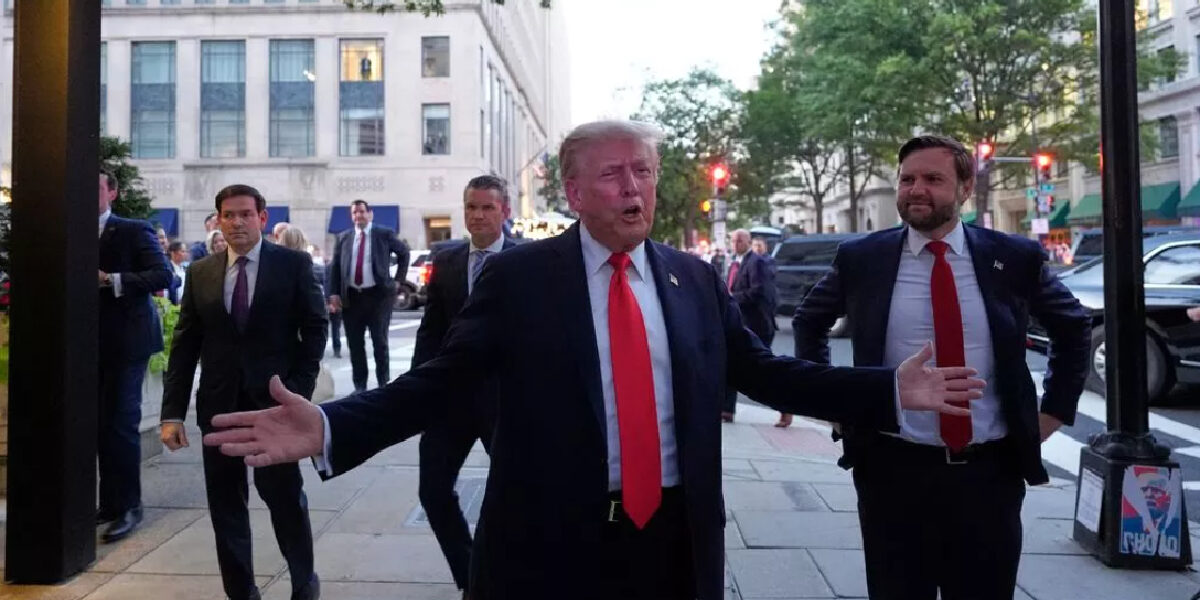 Trump Booed Outside DC Restaurant as Angry Crowd Shouts Profanities